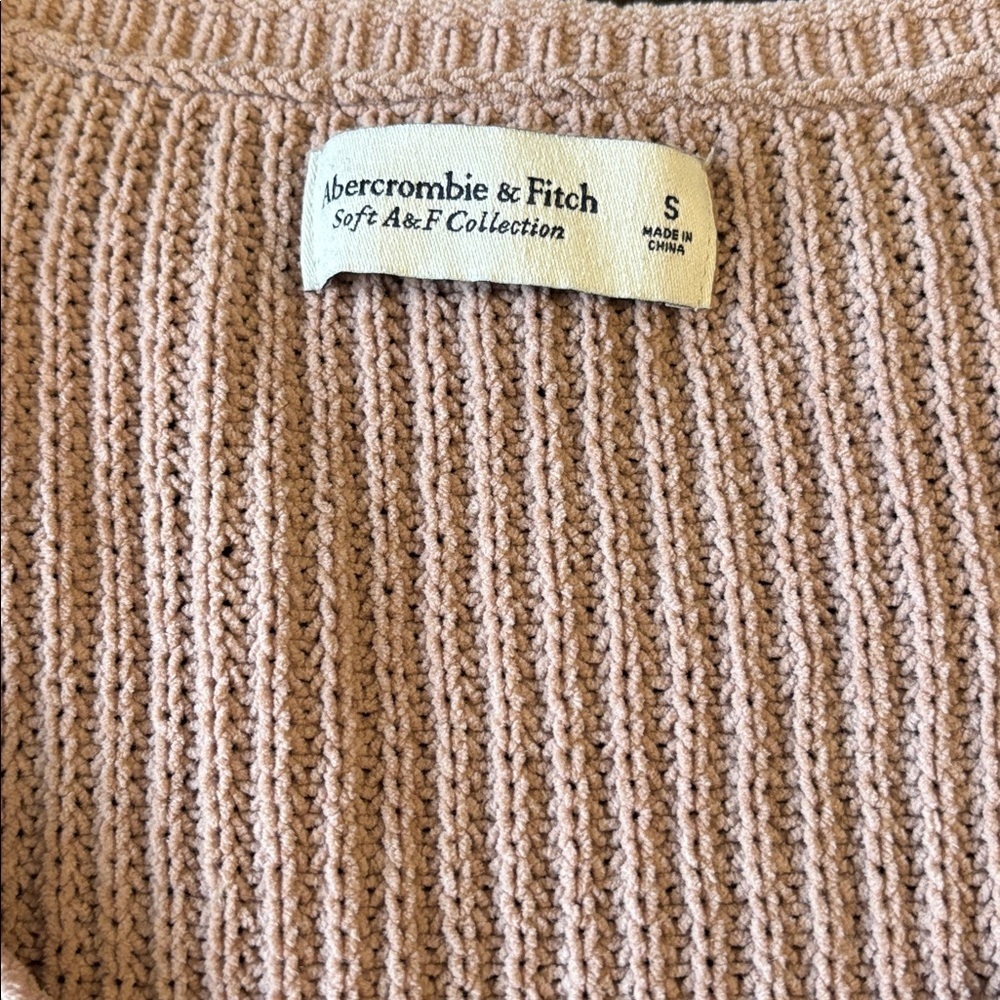 Abercrombie and fitch sweater - Picture 2 of 4